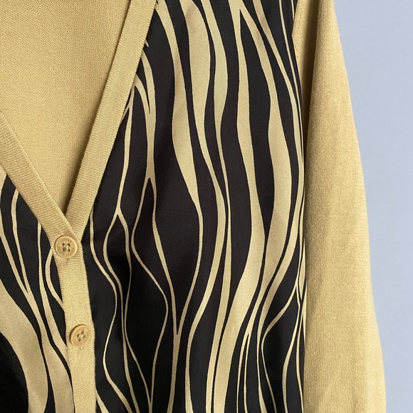 Ralph Lauren tiger print cardigan. - Picture 2 of 4